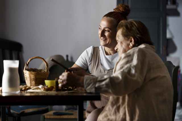 Atención sociosanitaria a personas en el domicilio 09