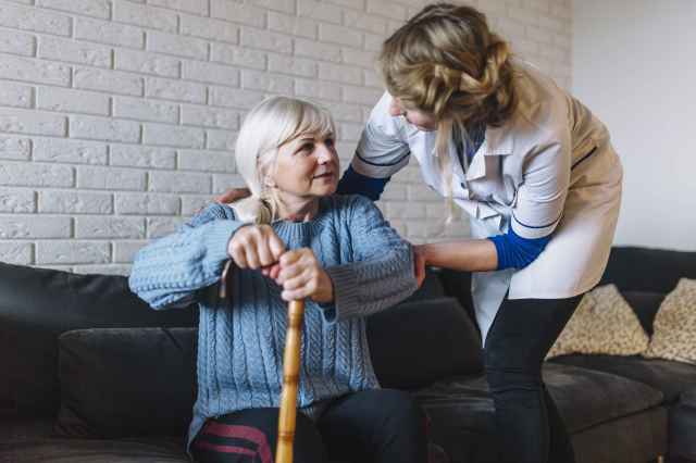 Atención sociosanitaria a personas en el domicilio 12