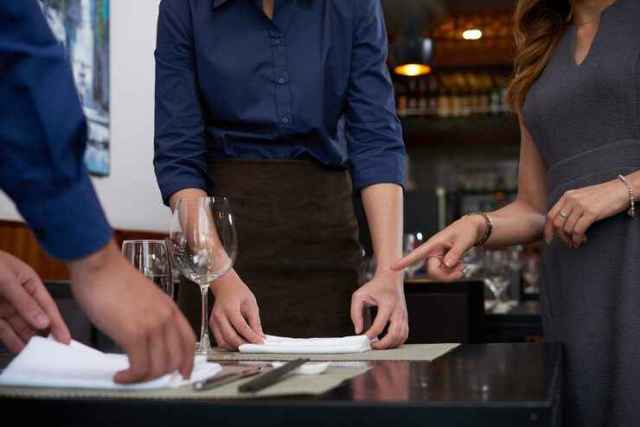 Servicios de restaurante (HOTR0608) Vva. de la Reina